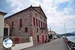Beautiful traditioneel gebouw Petra - Photo GreeceGuide.co.uk