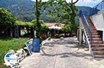 Een cosy taverna in Manolates - Island of Samos - Photo GreeceGuide.co.uk