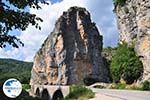 Indrukwekkende rots near Kipi - Zagori Epirus - Photo GreeceGuide.co.uk