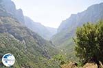 Vikos gorge vanuit Vikos Photo 1 - Zagori Epirus - Photo GreeceGuide.co.uk