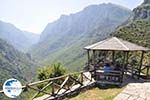 Vikos gorge vanuit Vikos Photo 2 - Zagori Epirus - Photo GreeceGuide.co.uk