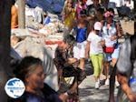 Greek tafelkleedjes and tapijten te koop - Lindos (Rhodes) - Photo GreeceGuide.co.uk