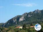Corfu - Stijle rocks in een groene omgeving - Photo GreeceGuide.co.uk