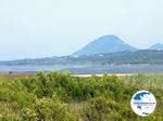 Beschermd natuurgebied - Meer and beach Korision 4 - Photo GreeceGuide.co.uk